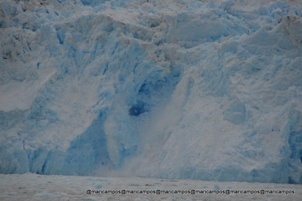 Um dos zilhões de desprendimentos de gelo que testemunhamos